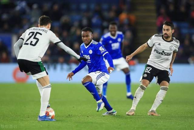 英超-萨拉赫梅开二度 利物浦3-2胜8分领跑